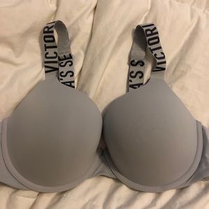 VS T-Shirt Push Up Bra - 38C